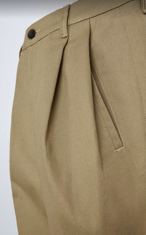 Trousers Details Menswear, Pants With Pleats, Menswear Details, Trousers Details, Trouser Pocket, High Waist Wide Leg Pants, Clothing Details, Denim Details, Chino Pants