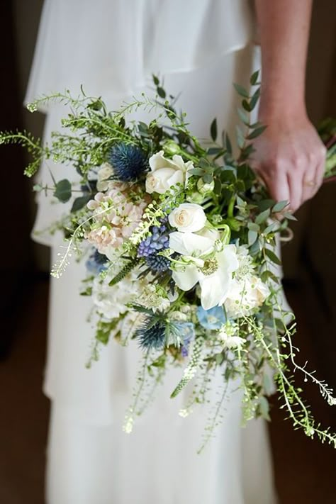 Bohemian Wedding Bouquet, Bouquet Champetre, Bridal Bouquet Blue, Spring Wedding Bouquets, Beautiful Bridal Bouquet, Bouquet Bride, Boho Wedding Bouquet, Flowers And Greenery, Blue Wedding Flowers