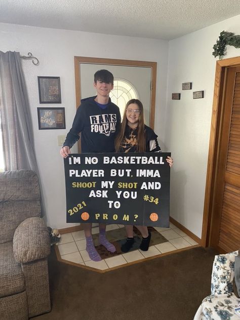 Prom Posals Ideas For Him Funny, Turnabout Dance Signs, Banquet Asking Ideas, Basketball Ask To Dance, Basketball Theme Hoco Proposal, Home Coming Proposals Ideas School, Basketball Themed Promposal, Dance Proposal Ideas Basketball, Prom Basketball Proposal