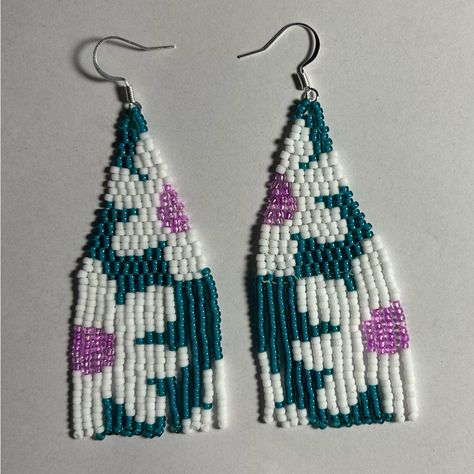 Beaded Flower Earrings With Fringe. Teal White And Pinkish Purple Made With Glass Seed Beads And Sterling Silver Plated Earring Hooks. Easter Beaded Earrings, Spring Beaded Earrings, Beaded Fringe Earrings Pattern, Seed Bead Loom Patterns, Beading Earring, Small Beaded Earrings, Fringe Earring Pattern, Beaded Belts Patterns, Seed Bead Loom