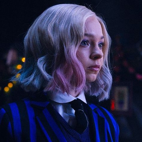 Enid Sinclair, Game Of Throne Daenerys, Gravity Falls Funny, Cute Pfp, Spider Gwen, Netflix Movie, Wednesday Addams, Jenna Ortega, Jurassic World