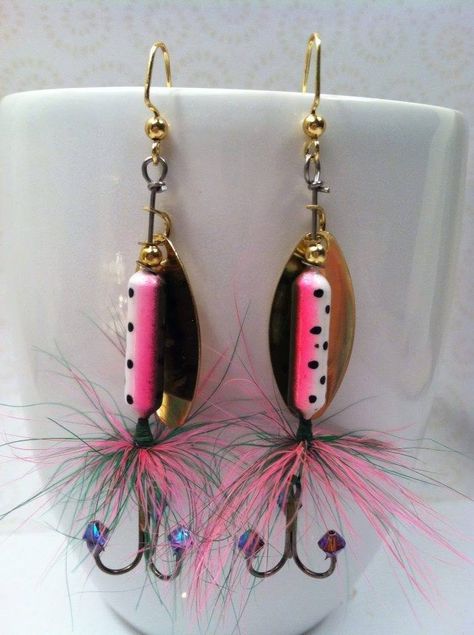 Fishing lure earrings Fish Lure Jewelry, Fishing Jewelry Diy, Fishing Lure Earrings Diy, Fish Hook Earrings Diy, Fishing Lure Earrings, Fishing Lure Jewelry, Fishing Earrings, Fishing Crafts, Fishing Jewelry