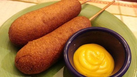 Pronto Pups, Vegan Corn Dogs, Pronto Pup, Corn Dogs Recipe, Food Sandwiches, Corndog Recipe, Carnival Food, Dog Kitchen, Corn Dog