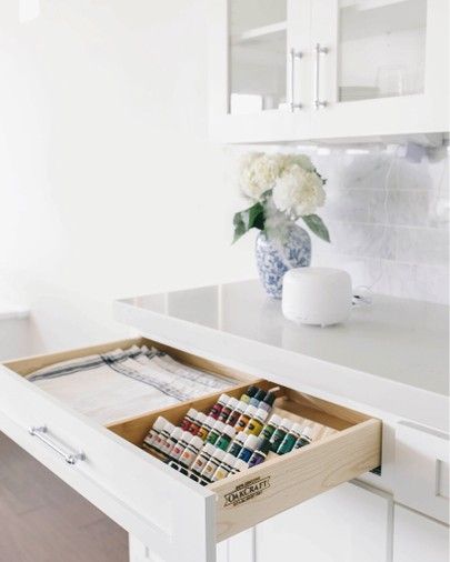 Kitchen Oil Storage, Essential Oil Drawer Storage, Essential Oil Cabinet Storage, Essential Oil Organization Storage, Essential Oils Storage Ideas, Organize Essential Oils, Essential Oil Organization, Yoga Room Inspiration, Oil Organization