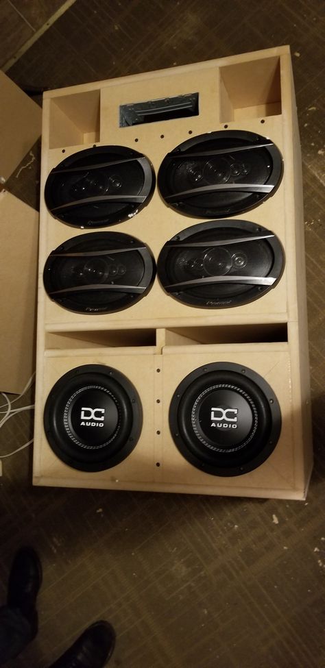 Car Audio Ideas, Car Audio Systems Boxes, Custom Subwoofer Box, Diy Boombox, Custom Car Audio, Audio Ideas, Subwoofer Box Design, Car Stereo Systems, Car Audio Installation