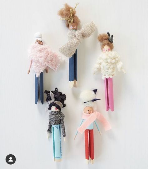 Clothes Pin Ornaments, Christmas Clothespins, Wooden Objects, Puppet Making, Clothespin Dolls, Clothes Pin Crafts, Childrens Crafts, Crafty Craft, Fairy Dolls