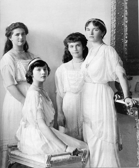 (L to R): Maria, Tatiana, Anastasia, Olga, 1914. Tatiana Romanov, Alexei Romanov, Romanov Sisters, Anastasia Romanov, Princesa Real, Grand Duchess Olga, Ballet Russe, House Of Romanov, Alexandra Feodorovna