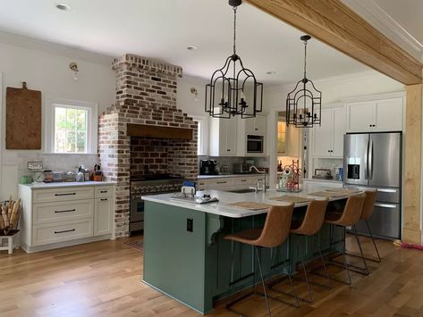 Green Kitchens Ideas for a Lively Space  Great green with wood and light countertop Green Kitchen Island, Dark Green Kitchen, Green Backsplash, White Tile Backsplash, Green Island, Green Kitchen Cabinets, Kitchen Ceiling, Green Cabinets, Kitchen Island Design