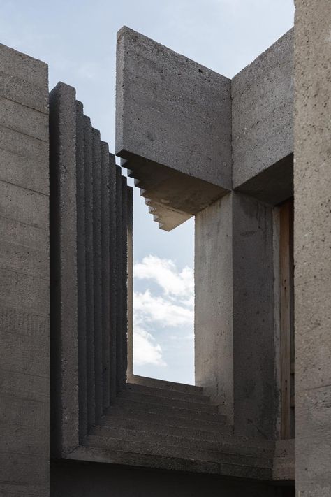 Carlo Scarpa Interior, Carlo Scarpa Detail, Japanese Architecture Modern, Micro Library, Scarpa Architecture, Carlos Scarpa, Carlo Scarpa Architecture, Aztec Architecture, Water Pavilion