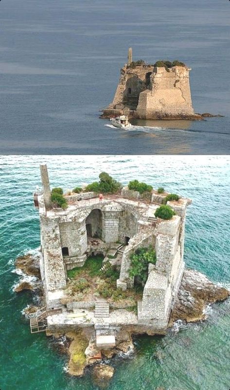 Bull Shark, Abandoned Castles, Fantasy Places, Beautiful Castles, A Castle, Tourist Spots, Small Island, Abandoned Buildings, Abandoned Houses