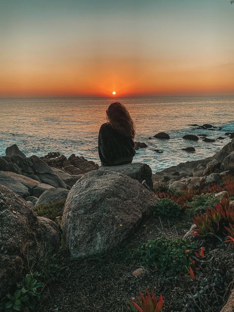 Sitting By The Ocean, Sitting By The Beach, Looking At The Sunset, Sitting On Beach, A Person Sitting, Nomad Travel, Vision Book, Sun Aesthetic, Buddha Art Painting