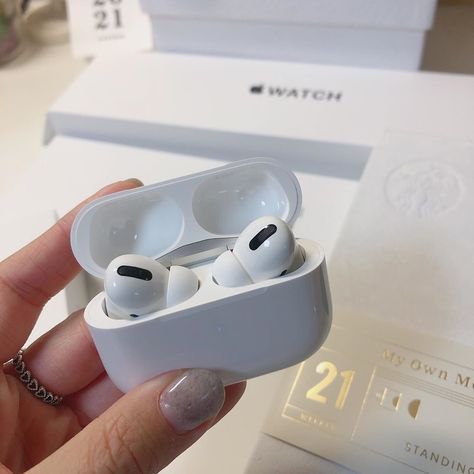 Airpods Pro Aesthetic, Aesthetic Airpods, Apple Ecosystem, Headphones Aesthetic, Air Pods Pro, Apple Headphone, Apple Air, Gaming Tech, Ipod Cases