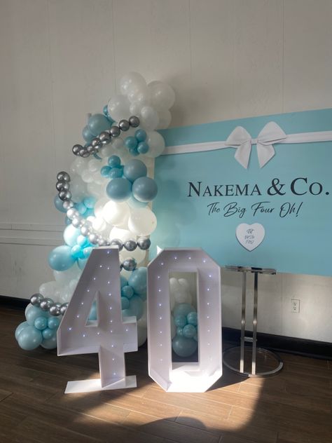 Tiffany And Co Balloon Garland, Tiffany Theme Party, Bow Theme, Tiffany Theme, Tiffany Bridal Shower, Tiffany's Bridal, Bridal Shower Balloons, Shower Balloons, Balloon Installation