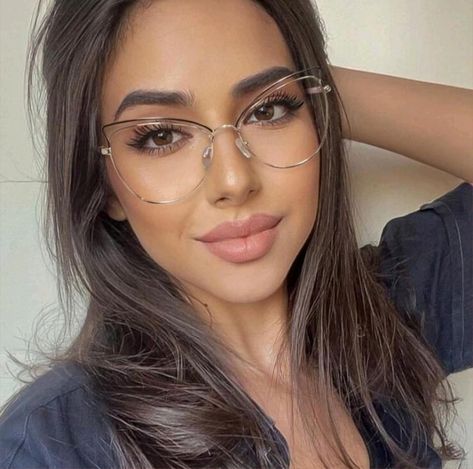 Optical Glasses Women, Glasses Inspiration, Glasses Trends, Glasses Fashion Women, Cat Eye Glasses Frames, Eye Prescription, Eye Glasses Frames, Fashion Eye Glasses, Fashion Eyeglasses