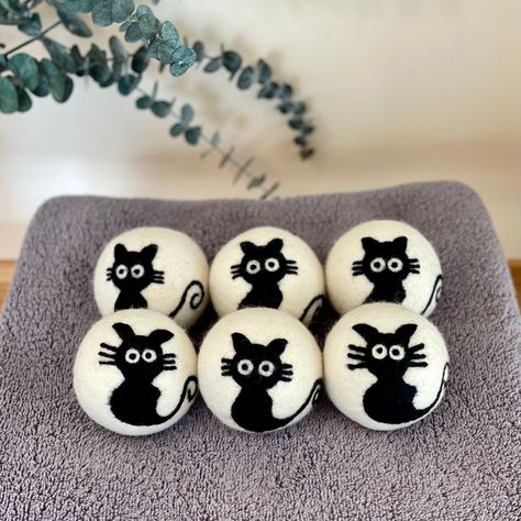 Cat Dryer, Wool Dryer Ball Ornaments, Felted Dryer Ball Designs, Wool Dryer Ball Container, Natural Fabric Softener, Diy Wool Dryer Balls, Needle Felt Dryer Balls, Charming Kitty, Needle Felted Dryer Balls