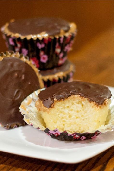 Tandy Cake Recipe, Chew Bread, Passion Bars, Peanut Butter Dessert Bars, Flavored Peanut Butter, Tandy Cake, Boston Cream Cupcakes, Peanut Butter Dessert, Quick Dessert Recipes