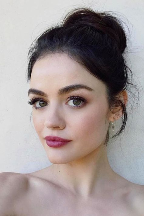 Lucy Hale just debuted a new chopped, short hair style to promote the upcoming season of her TV show Pretty Little Liars Makeup Dark Hair, Dark Hair Fair Skin, Dark Hair Pale Skin, Lucy Hale Hair, Pale Skin Makeup, Fair Skin Makeup, Hair Pale Skin, Hair Fair, Makeup Dark