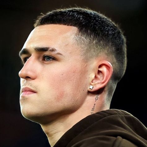 Phil foden icon Foden Hair Styles, والتر وايت, Womens Soccer Cleats, Mens Haircuts Short Hair, Phil Foden, Cute Football Players, Neymar Football, Soccer Boyfriend, Football Players Images