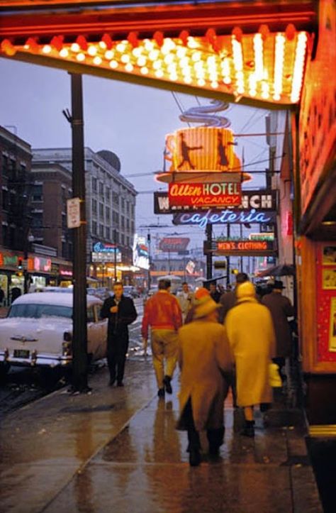 vintage everyday: Wonderful Color Photographs of Street Scenes from between the 1950s and 1970s Fred Herzog, White Lunch, Saul Leiter, Robert Doisneau, Vivian Maier, Colour Photograph, Foto Inspiration, Street Scenes, Color Photography