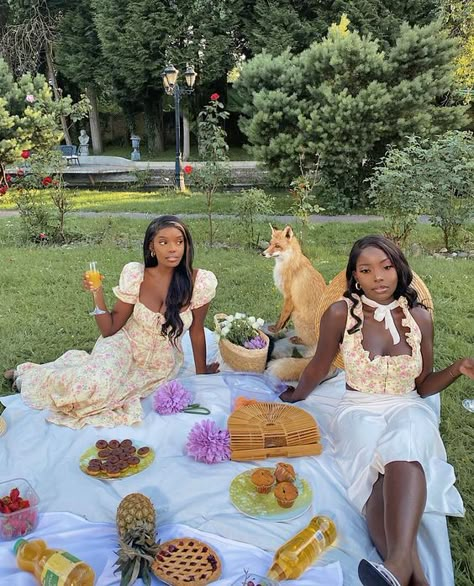 Cottage Core Picnic, Bday Picnic, Picnic Shoot, Cottage Core Fashion, Picnic Pictures, Cottagecore Picnic, Bff Photo, Picnic Inspo, Ig Baddies