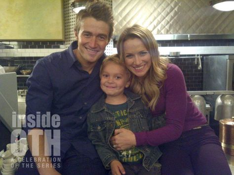 Inside OTH on Twitter: "#TBT to "Clinn" in honor of added cast member @robertbuckley https://t.co/WcuuzdKKad #InsideOTH #OneTreeHill #OTH https://t.co/FYacOPtYsb" Quinn One Tree Hill, Joy Lenz, One Tree Hill Cast, Quinn James, Bethany Joy Lenz, Shantel Vansanten, Bethany Joy, Chad Michael Murray, Tree Hill