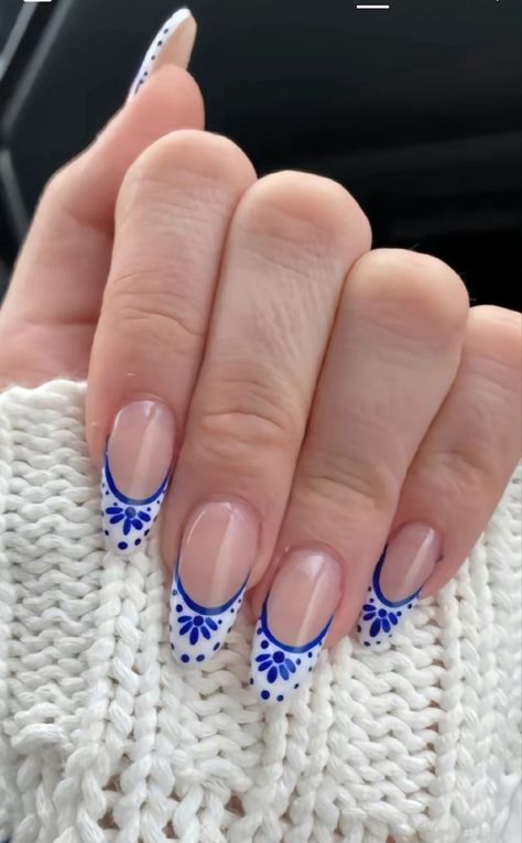 Blue And White Nails Acrylic Almond, Dark Blue Nails With White Design, Navy Blue Floral Nails, Blue Willow Nails, French Tip With Blue Design, White Nails Blue Design, Class Azul Nails, Blue And White Nails Simple, Royal Blue And White Nails