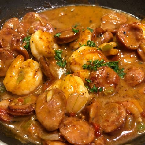 Best Shrimp And Grits Recipe, Shrimp And Andouille Sausage, Easy Shrimp And Grits, Southern Shrimp And Grits, Shrimp Grits Recipe, Cajun Shrimp And Grits, Shrimp N Grits Recipe, Shrimp And Sausage, Cajun Dishes