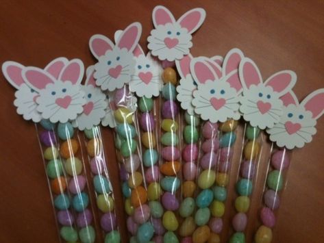 Easter Bunny Treats Easter Treat Box Ideas, Easter Classroom Treats, Easter Candy Crafts, Easter Treat Holders, Fun Easter Treats, Easter Classroom, Easter Bunny Treats, Stampin Up Easter, Easter Things