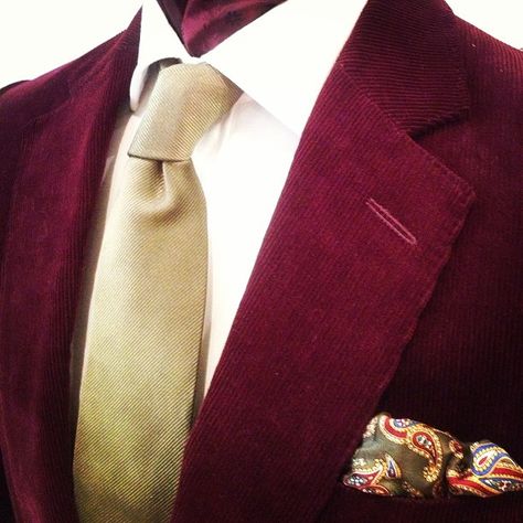 Cad & The Dandy. Burgundy corduroy jacket with pale gold silk tie and paisley silk pocket square. Burgundy And Champagne Groomsmen Attire, Gold Tux, Handfasting Ideas, Burgundy Pocket Square, Brown Wedding Themes, Bridal Colors, Black Men Suits, Navy And Burgundy Wedding, Olive Tie