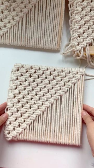 Large Macrame Wall Hanging Pattern, Fall Decor Diy Crafts, Macrame Bracelet Diy, Rope Projects, Macrame Knots Tutorial, Makramee Diy, Boho Crafts Diy, Macrame Knots Pattern, Macrame Wall Hanging Patterns