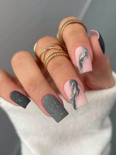 Gray Nail Designs, Nail Art Rosa, Classy Black Nails, Light Gray Nails, Gray Nail, Grey Nail Designs, Winter Manicure, Marble Nail Designs, Nails Ombre