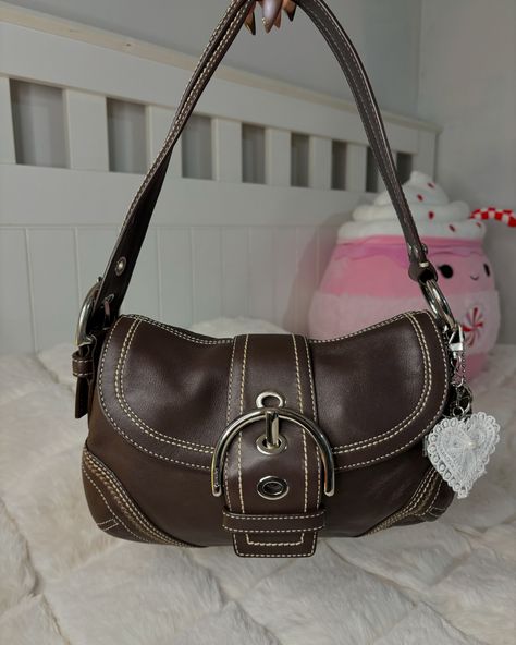 $235 free shipping Coach Y2K Brown Soho Buckle Flap 💌 no offers/price firm approx measurements 10” L 7” H 2” W - perfect everyday bag !! - excellent condition, no obvious signs of wear besides leather wrinkles #Y2K #coach #soho #blackbag #vintage Coach Vintage Bag, Vintage Brown Bag, Brown Coach Bag, Y2k Bags, Coach Y2k, Easy Diy Clothes, Vintage Coach Bag, My Style Bags, Inside My Bag