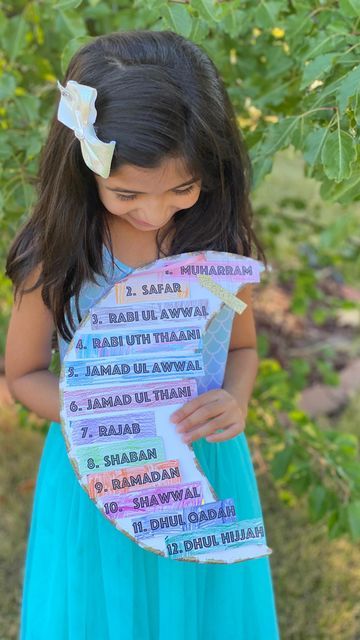 Islamic Boards For School, Islamic Months Name For Kids, Islamic School Decoration Ideas, Islamic Diy Crafts, Diy Ramadan Calendar, Islamic Projects For School, Islamic Months Name, Calendar Concept, Muslim Kids Crafts