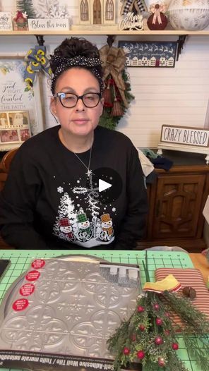 Let’s make a Christmas ornament using a pizza pan and dollar tree tile . | By JnA Wood Crafts and DecorFacebook Dollar Tree Pizza Pan Crafts Christmas, Christmas Pizza Pan Crafts, Pizza Pan Christmas Crafts, Pizza Pan Crafts Diy Dollar Tree, Pizza Pan Crafts, Make A Christmas Ornament, Christmas Crafts For Adults, Pizza Pan, Pan Pizza