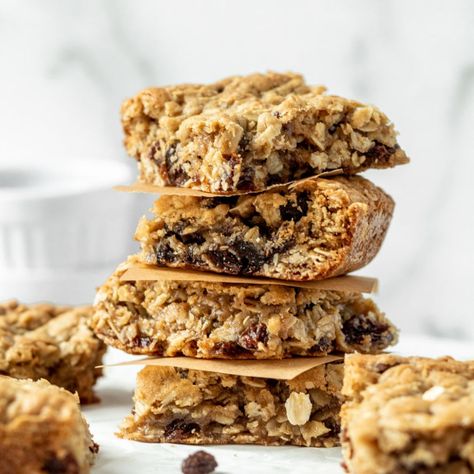 These Chai Bars are packed with oats, plump raisins, and warming spices. They're thick, chewy and delicious! Chai Bars, Spiced Oatmeal, Oatmeal Cookie Bars, Raisin Cookie, Cookie Recipes Oatmeal Raisin, Oatmeal Raisin Cookies Chewy, Oat Bars, Cookie Flavors, No Bake Bars