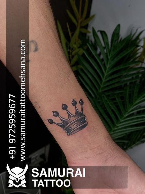 King Name Tattoo, Crown Neck Tattoo, Simple Crown Tattoo, Crown Tattoo Ideas, King Name, Tattoo Crown, Crown Tattoo Men, Tattoo Practice Stencils, King Crown Tattoo