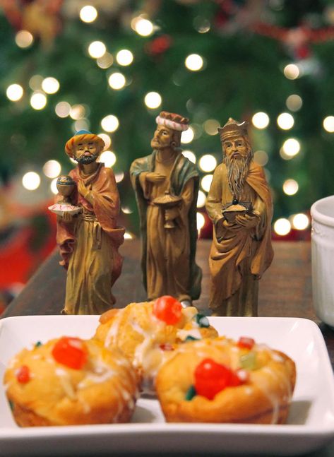 Three Kings Day Traditions January 6, 3 Kings Day Traditions, Three Kings Day Traditions, Three Kings Cake Recipe, Happy Three Kings Day, King Cake Recipe Easy, The 3 Wise Men, Three Kings Day, King Cake Recipe