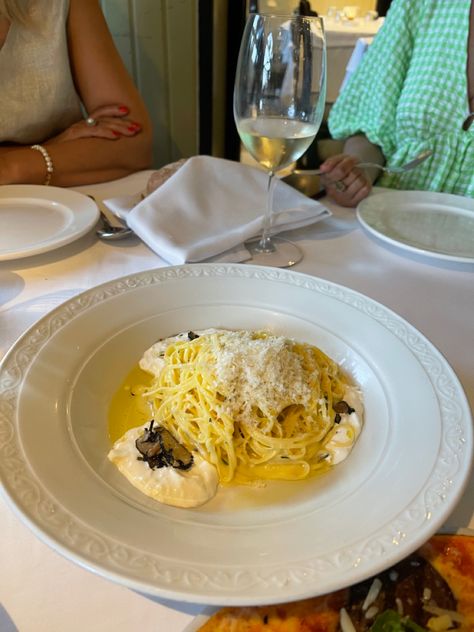 #pasta #truffles #burrata Truffle Pasta, Truffles, For Life, Spaghetti, Pasta, Ethnic Recipes