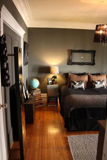 Hmmmmm the floor and wall color already look like our bedroom. Deep colors, wood floor, chandelier with dark shade Lawyer Bedroom, Warm Gray Bedroom, Baroque House, Floor Chandelier, Dream House In The Woods, Gray Bedroom Walls, Black Bedroom Furniture, Bedroom Walls, Black Bedroom