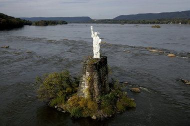 Pennsylvania Dutch Country, Susquehanna River, 28 October, The Statue Of Liberty, Venetian Blinds, Lady Liberty, Roadside Attractions, 25th Anniversary, Outdoor Fun