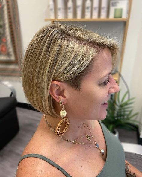 30 Raddest Short Undercut Bob Haircuts for Women with Thick Hair Chin Length Bob Undercut, Undercut Stacked Bob, Undercut Bobs For Thick Hair, Bob Over 40 Short, Undercut Chin Length Bob Haircut, Bob Haircuts With Undercut, Layered Bob With Undercut, Cute Undercut For Women, Undercut Bob Hidden