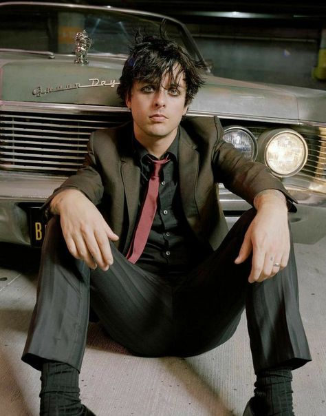 Green Day Members, Billy Joe Armstrong, Billie Green Day, Jason White, Estilo Punk Rock, Green Day Billie Joe, A Man In A Suit, Tré Cool, Man In A Suit