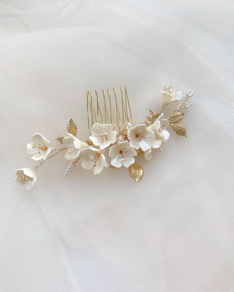 Gold Bridal Accessories, Floral Bridal Hair, Flower Hair Piece, Hair Piece Wedding, Flower Hair Pieces, Side Comb, Bride Headpiece, Back Piece, Ivory Flower