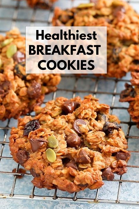 Oatmeal Breakfast cookies is a healthy breakfast on the go idea! These vegan cookies are made using nutritious ingredients and have a hearty and chewy texture with crispy edges. They are one of the best kid friendly breakfast ideas! Whole Grain Breakfast Cookies, Breakfast Oatmeal Cookies Healthy, Healthy Fiber Breakfast Cookies, Vegan Breakfast Cookies Oatmeal, Best Breakfast Cookies Healthy, Gf Breakfast Cookies, Clean Easy Breakfast, Protein Oatmeal Breakfast Cookies, Vegan Breakfast Bars Healthy