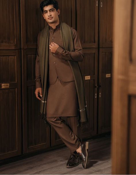 Naseem Shah Aesthetic, Naseem Shah Pic, Naseem Shah, Cricket Lover, Kurta Pajama Men, Stylish Mens Suits, Pakistan Cricket Team, Fashion Design Sketchbook, Designer Suits For Men