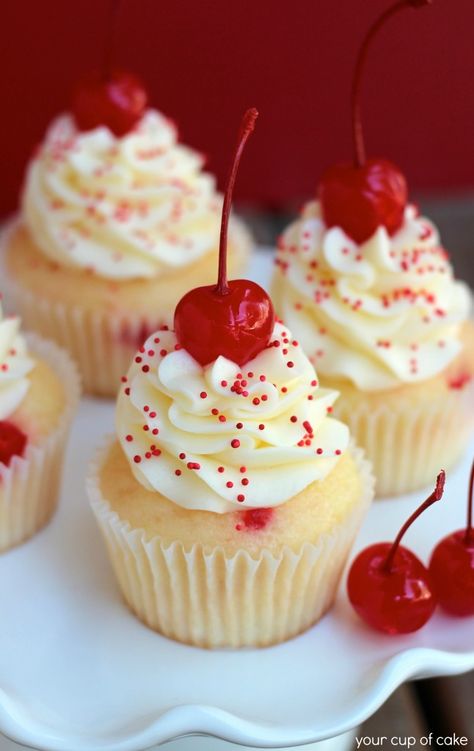 Almond Maraschino Cherry Cupcakes - Your Cup of Cake Cherry Cupcakes Recipes, Plain Cupcakes, Cupcake Holders, Cherry Cupcakes, Cake Mini, Torte Cupcake, Box Cake Mix, Plastic Container, Maraschino Cherry