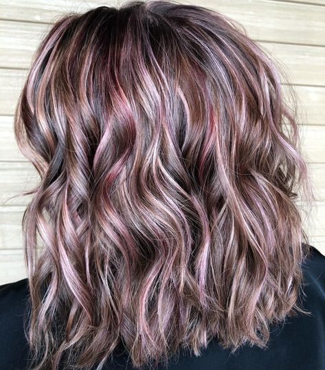 Those colors! Love a good mix! Hair owner @beccascyberhome Wine Hair With Blonde Highlights, Burgundy Hair With Blonde Highlights, Burgundy And Blonde Hair, Hair Color And Cut, New Hair Colors, Dark Blonde, Pretty Hair, Blonde Balayage, Hair Colors