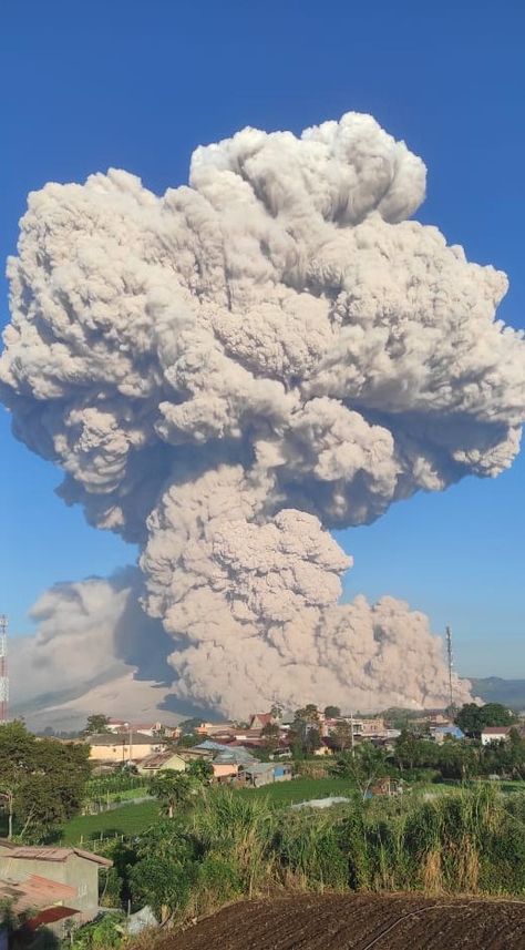 Pyroclastic Flow, Taal Volcano, Etna Volcano, Northeast Region, Geology Rocks, Active Volcano, Pretty Wallpapers Backgrounds, Air Pollution, Natural Phenomena