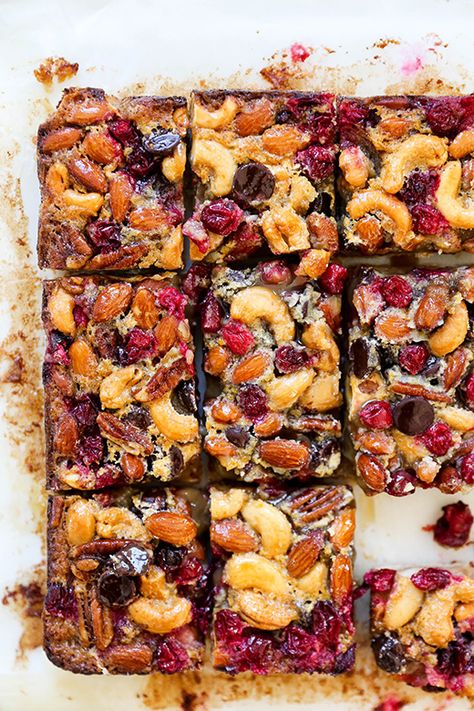 Salted Nut, Cranberry and Chocolate Bars with Brown Sugar Cookie Crust | www.floatingkitchen.net Cranberry Nut Bars, Yankee Recipes, Salty Desserts, Sweet Bars, Floating Kitchen, Holiday Baking List, Nut Bars, Sugar Cookie Crust, Salted Nuts