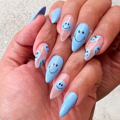 Cupcake Nail Art, Emoji Nails, Uñas Aesthetic, Bright Nail Art, Hand Nails, Short Nail Manicure, Popular Nail Art, Eye Nails, Heart Nail Art